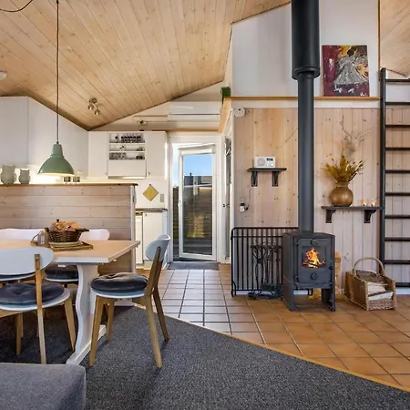Holiday home Beautiful In With Kitchen *