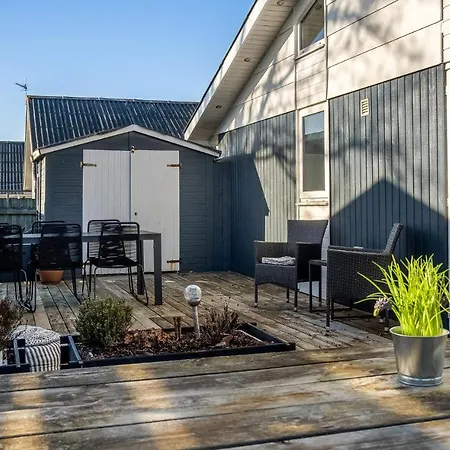 Beautiful In With Kitchen Holiday home *